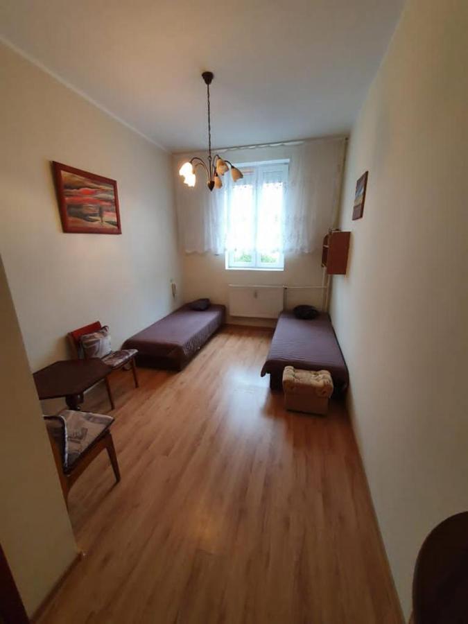Glos Mew Apartment โควอบเซก ภายนอก รูปภาพ