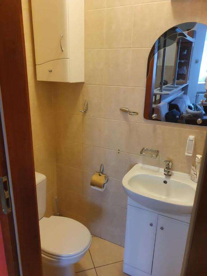 Glos Mew Apartment โควอบเซก ภายนอก รูปภาพ